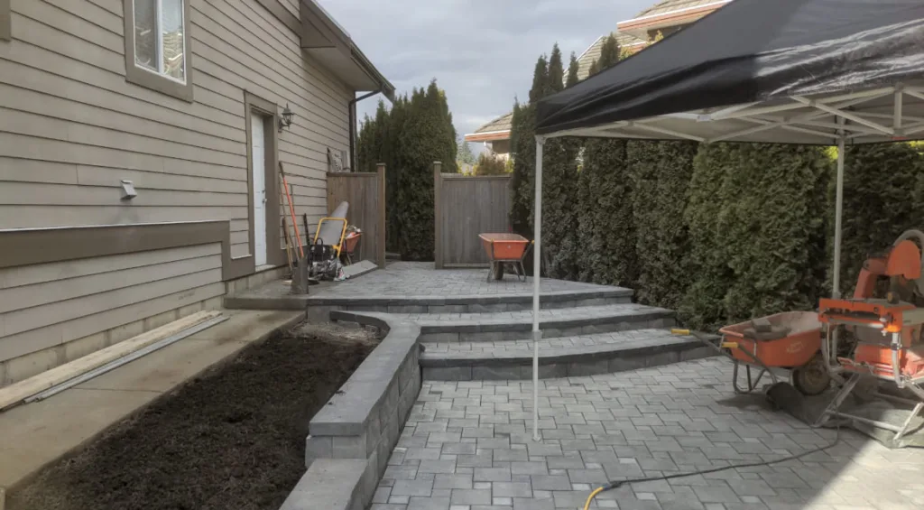 Bold curved steps built using Allan Block